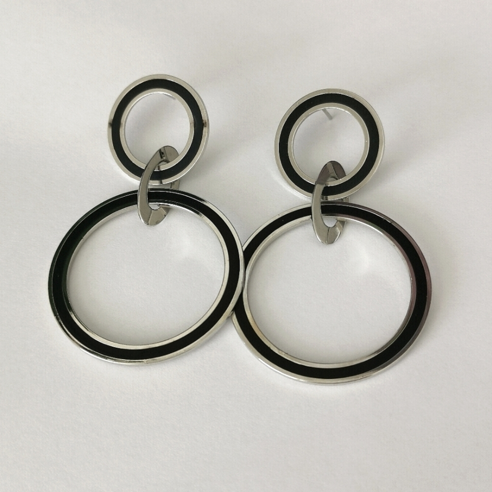 Silver & Black Hoop Hoops dangle earrings 🆕 - Picture 2 of 4